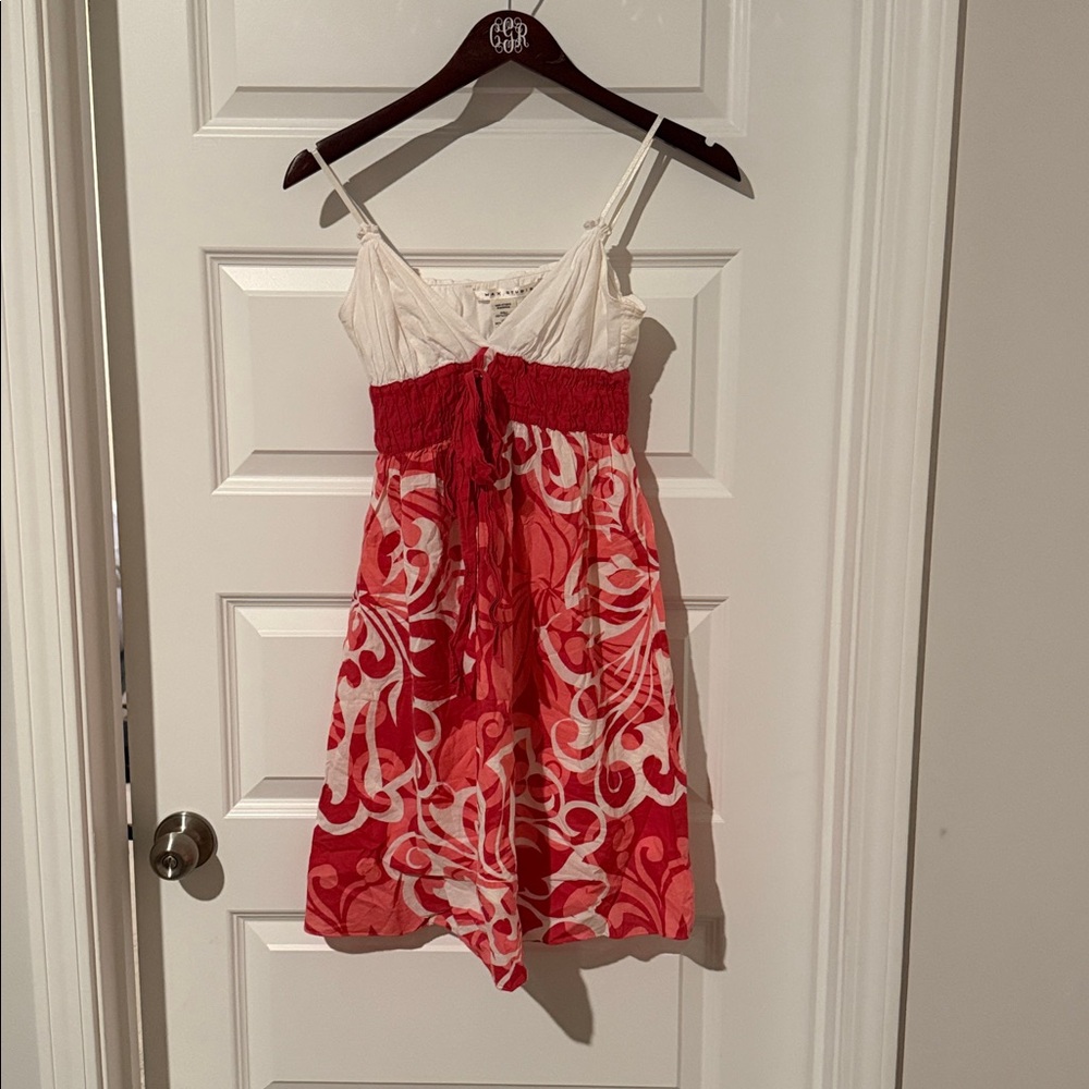 Max studio red and white floral a line vneck dress with bow tie waist